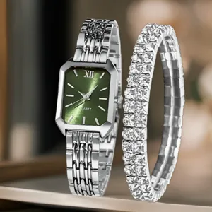 Vista dettagliata dell'orologio al quarzo da donna argento con quadrante verde e bracciale.