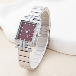 Chique vierkante dameshorloge met elegante metalen bamboe horlogeband minimalistisch detail