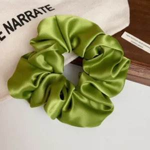 Hermoso elegante coletero de raso verde bosque plisado estilo francés para mujer