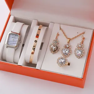 Mode Dames Quartz Horloge En Legering Strass Hart Sieradenset Geschenkdoos Horloge Armband Ketting Oorbellen Ring