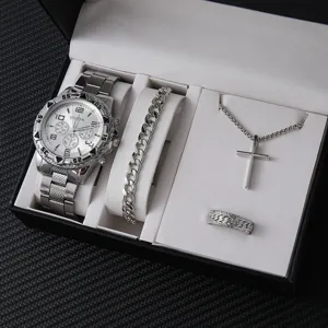 Vista dettagliata di orologio al quarzo argento bracciale collana croce anello set.