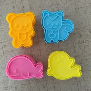 Mini set di tagliare panini e biscotti a forma di animale per bambini, plastica.