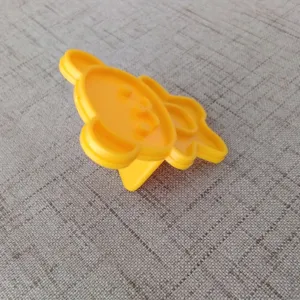 Tagliapasta per panini mini formina biscotto orso plastica gialla utensile da forno