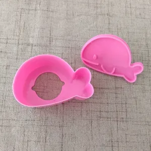 Taglia sandwich mini balena rosa e stampo per biscotti, simpatico strumento da forno per bambini.