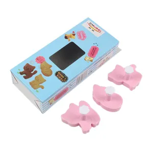 Schattige 3-delige kat koekjessnijder set met doos, perfect voor bakken en patisserie.