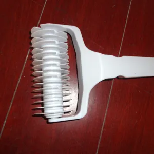 Plastic Lattice Roller Cutter Pastry Pie Pizza Dough Cutting Tool Kitchen Baking Accessory White Color