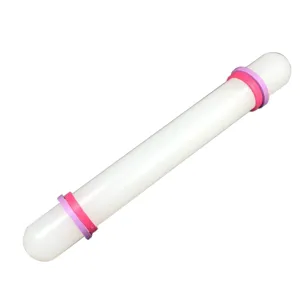 Non-stick rolling pin with adjustable thickness rings for baking fondant cake and dough