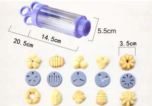 Kit de presse à biscuits avec 18 moules à biscuits et douille pour pâtisserie.