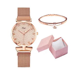 Set orologio donna al quarzo oro rosa con cinturino in maglia magnetica, bracciale e scatola.