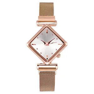 Orologio da polso al quarzo donna oro rosa forma diamante con cinturino maglia magnetico