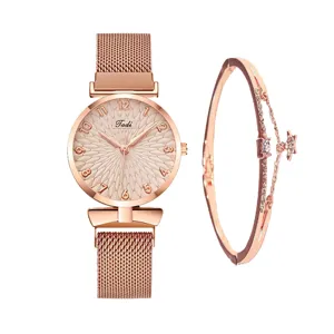 Set orologio al quarzo e bracciale donna oro rosa, cinturino maglia magnetico elegante.
