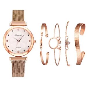 Damen Roségold Quarz Armbanduhr Set mit vier passenden modischen Armbändern im edlen Stil.