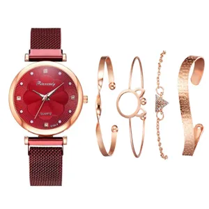 Detailansicht des 5-teiligen Damenarmbanduhr-Sets, roségoldener Magnet-Mesh-Quarzuhren-Stil.