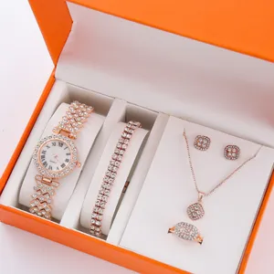 Lussuoso Orologio al Quarzo da Donna con Numeri Romani e Strass Con Bracciale Collana Orecchini Anello Ensemble di Gioielli