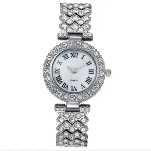 Stupendo orologio quarzo donna con strass numeri romani e cinturino metallo argento.