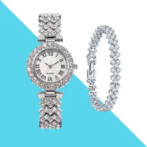 Ensemble montre bracelet quartz strass femme de luxe avec chiffres romains et cristaux scintillants.