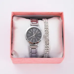 Orologio al quarzo da donna e set di bracciali con strass luminosi con elegante scatola rosa