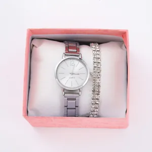 Set orologio al quarzo da donna e bracciale con strass in scatola rosa, elegante orologio moda.