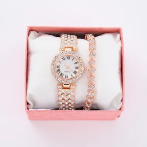 Set di orologio al quarzo con strass e bracciale da donna con numeri romani chic.
