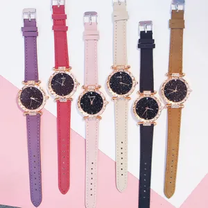 Meraviglioso orologio donna al quarzo con quadrante stellato e cinturino in pelle.
