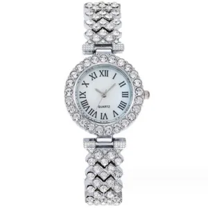 Orologio al quarzo con strass da donna con numeri romani e cinturino in metallo argento.