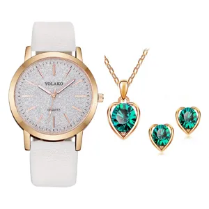 Vista di dettaglio orologio donna al quarzo con cinturino in pelle bianca e set gioielli.
