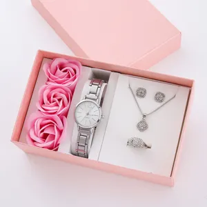 Elegante set regalo orologio quarzo donna con collana orecchini anello e rose di sapone.
