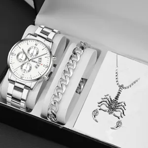 Set regalo orologio da uomo al quarzo bracciale acciaio ciondolo scorpione dettaglio