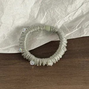 Koreanischer Kristall-Satsha-Haargummi mit Perlen, elegantes Accessoire für Zöpfe und Dutt.