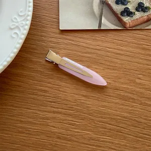 Rosa Tropfen Haarspange Detail, süßer Pony-Clip für den Alltag, schicke Entenschnabelspange.