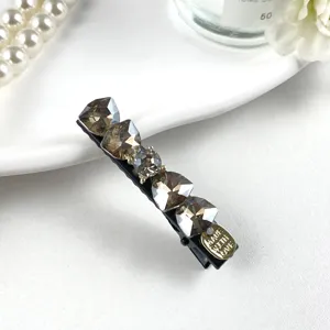 Crystal rhinestone duckbill hair clip detailed view, sparkling side clip for women daily wear.
