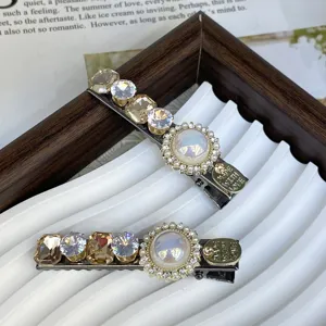 Crystal pearl hair clip detail shot, elegant rhinestone side hairpin for women and girls daily wear.