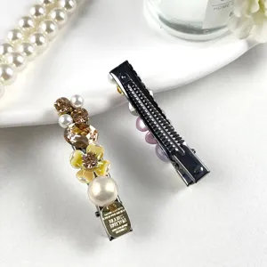 Elegant rhinestone pearl hair clips for women, luxury sparkling barrettes side hair pins.