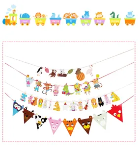 Schattige papieren dierenlingeltjes en banners voor verjaardagsfeest en decoratie.