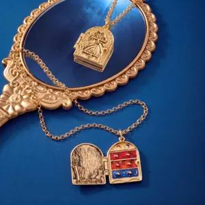 Vintage Koperen Genaald Magische Doos Hanger Halskette Holle Openbare Relikwie Boek Medaillon Vergulde Reliëf Sieraden Voor Unisex Casual