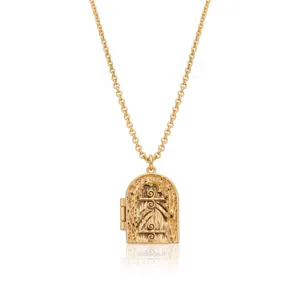 Prachtige fantasy boogdeur hanger ketting in gouden kleur, gedetailleerd medaillon ontwerp.