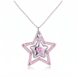 Vue détaillée du collier pendentif bouteille cœur étoile en zircon rose, style féerique.