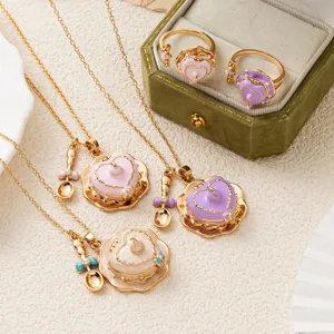 Collier pendentif tasse coeur chic et ensemble de bagues, bijoux plaqués or 18k émail doux.