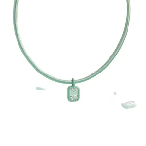 Macaron groene koord roestvrijstalen halsketting met smaragdgeslepen zirkonium hanger.