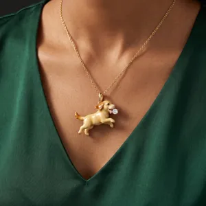 Collier pendentif chiot mignon plaqué or avec détail en zircon scintillant, bijoux élégants.