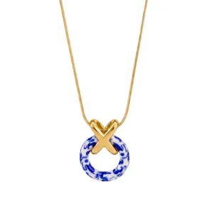 Collier en acier inoxydable motif porcelaine bleu et blanc plaqué or élégant pour femme