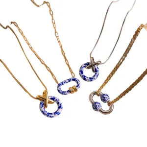 Ensemble de collier en porcelaine bleue et blanche en acier inoxydable chaîne chic tendance
