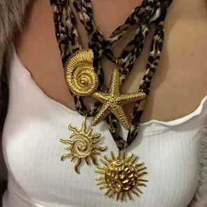 Leopardenmuster Samtkordel Halskette Titanstahl Vergoldet Seeschnecke Seestern Sonne Anhänger Retro Ozean Schmuck Für Damen Herren