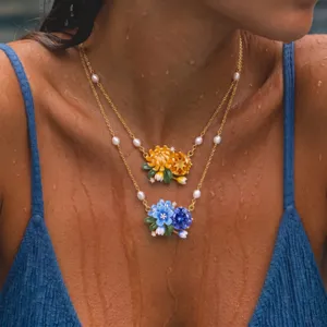 Double layer flower necklace with pearls and sparkling gems for women daily chic fashion wear.