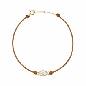 Bracelet en cordon marron minimaliste avec zircone cubique taille marquise effet or.