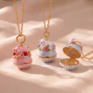 Collana con Ciondolo a Forma di Uovo di Pasqua in Rame Smaltato con Animali Perla Artificiale Strass Gatto Maiale Unicorno Placcato Oro Gioielli