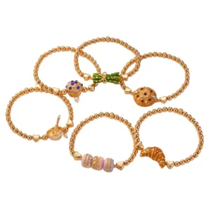 Ensemble de bracelets extensibles en perles sur le thème de la nourriture avec pendentifs