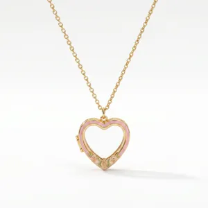 Gedetailleerd close-up van een vintage hartvormige medaillon hanger ketting met emaille.