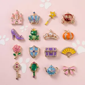 Set van sprookje prinses emaille broches strass kroon kasteel kristal schoenen set mooi.