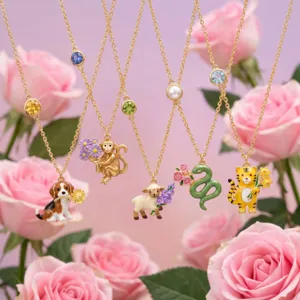 Chique vergulde emaille dier bloem hanger ketting set met charmante dierenriem bedels.